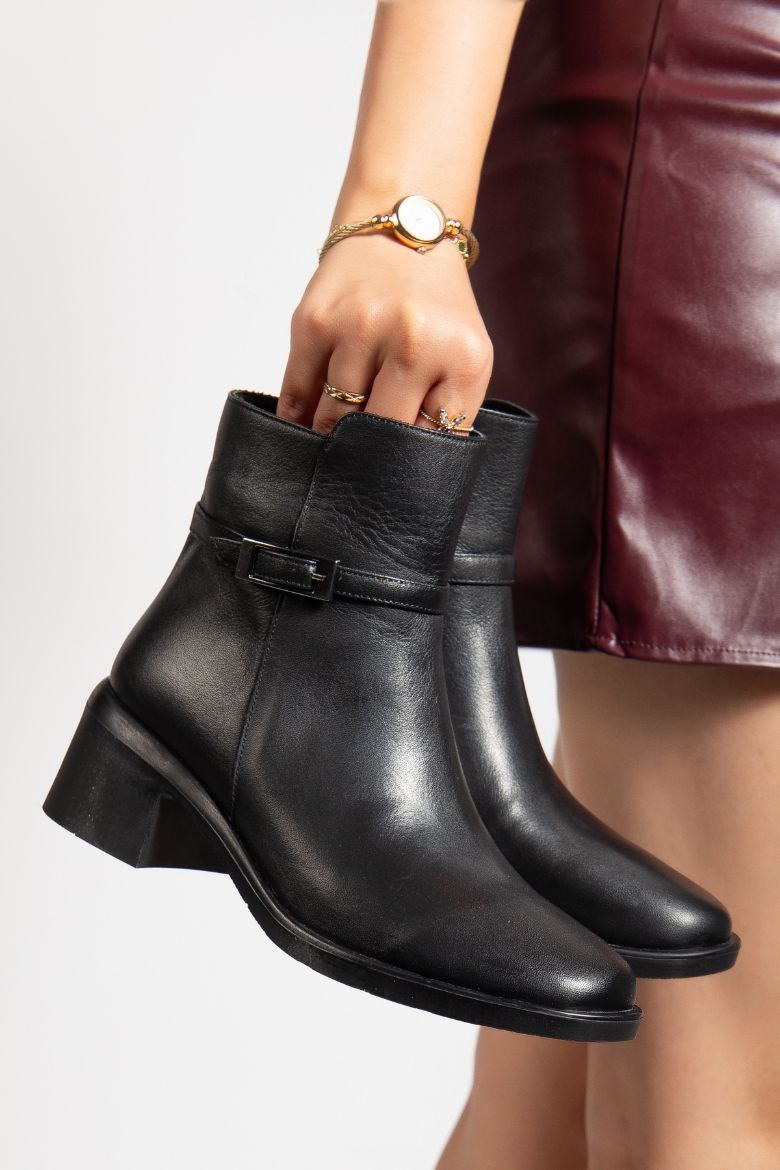 Hakiki Deri 34 Numaradan 41-42 Numaraya Kadar Kadın Kışlık Bot Siyah resmi