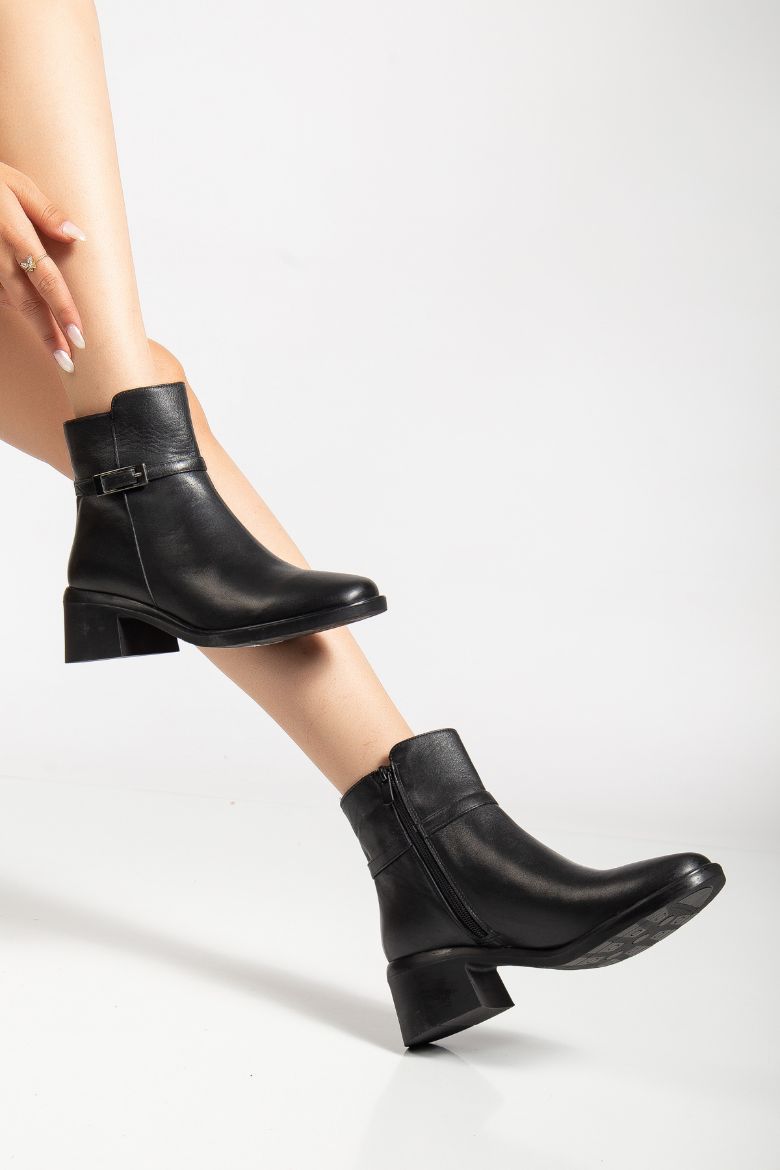 Hakiki Deri 34 Numaradan 41-42 Numaraya Kadar Kadın Kışlık Bot Siyah resmi