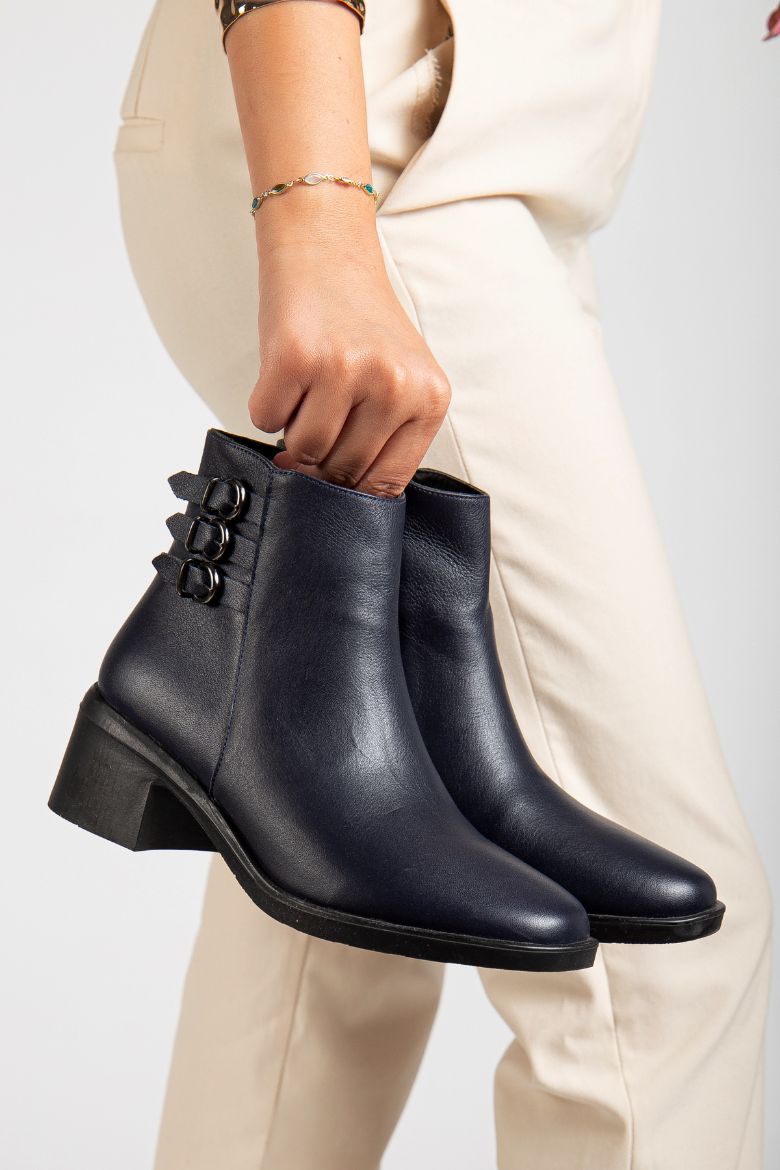 Hakiki Deri 34 Numaradan 41-42 Numaraya Kadar Kadın Kışlık Bot Koyu Lacivert resmi