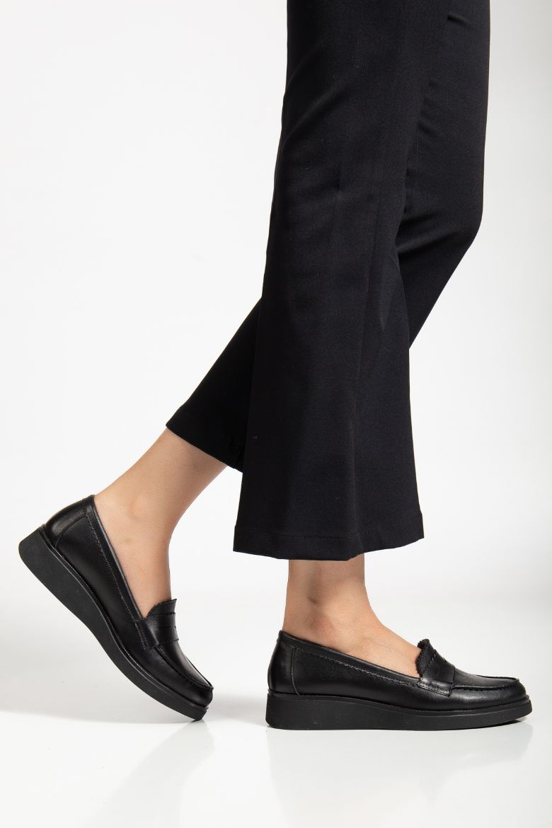 Hakiki Deri 36 Numaradan 41-42 Numaraya Kadar Comfort Kadın Ayakkabı Siyah resmi