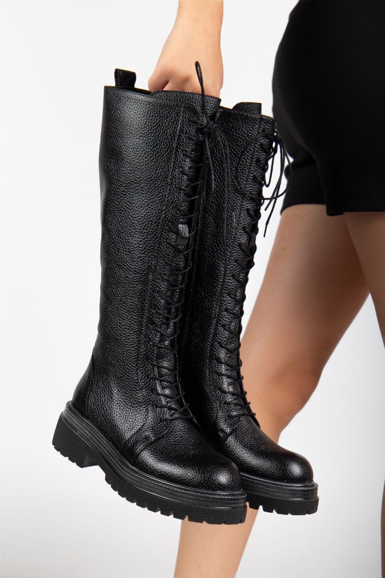 Hakiki Deri 35-36 Numaradan 41-42-43 Numaraya Kadar Kadın Kışlık Çizme Siyah resmi