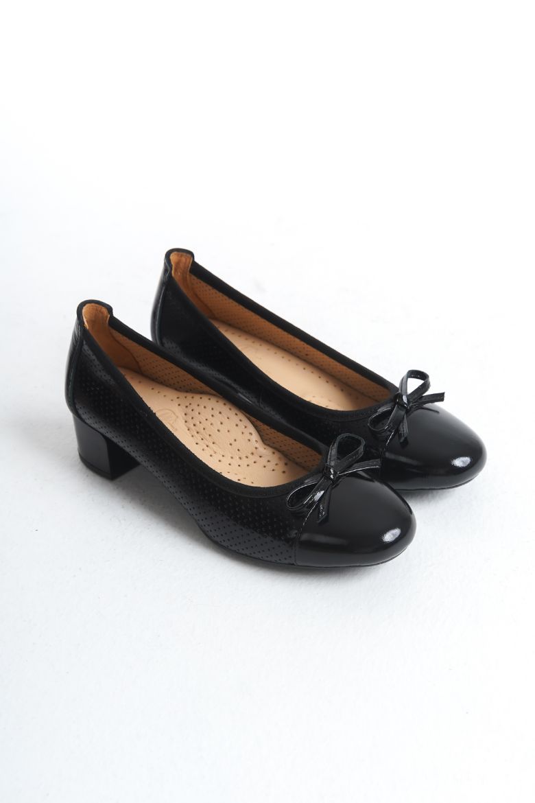 Hakiki Deri 36 Numaradan 42 Numaraya Kadar Topuklu Ayakkabı Siyah resmi