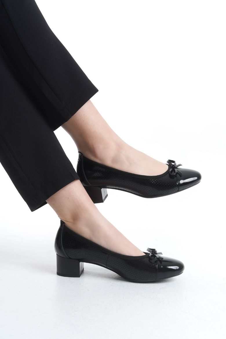 Hakiki Deri 36 Numaradan 42 Numaraya Kadar Topuklu Ayakkabı Siyah resmi