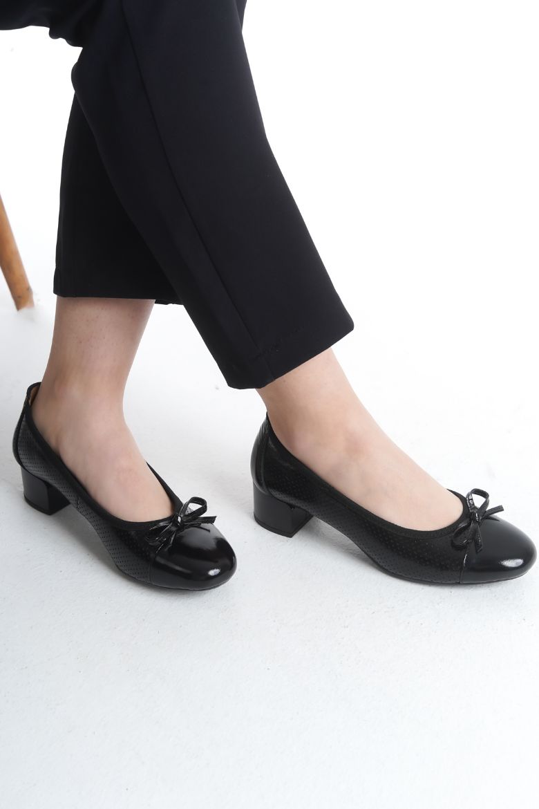 Hakiki Deri 36 Numaradan 42 Numaraya Kadar Topuklu Ayakkabı Siyah resmi