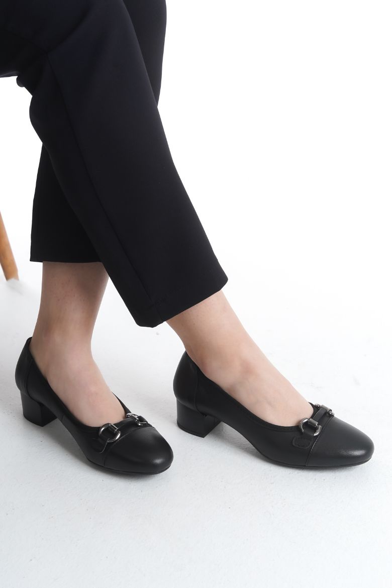 Hakiki Deri 36 Numaradan 42 Numaraya Kadar Topuklu Ayakkabı Siyah resmi