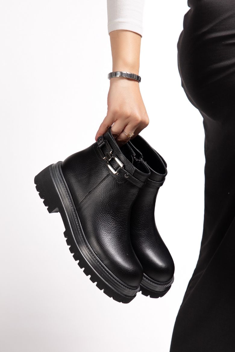 Hakiki Deri 33-34-35 Numaradan 41-42-43 Numaraya Kadar Kadın Kışlık Bot Siyah resmi