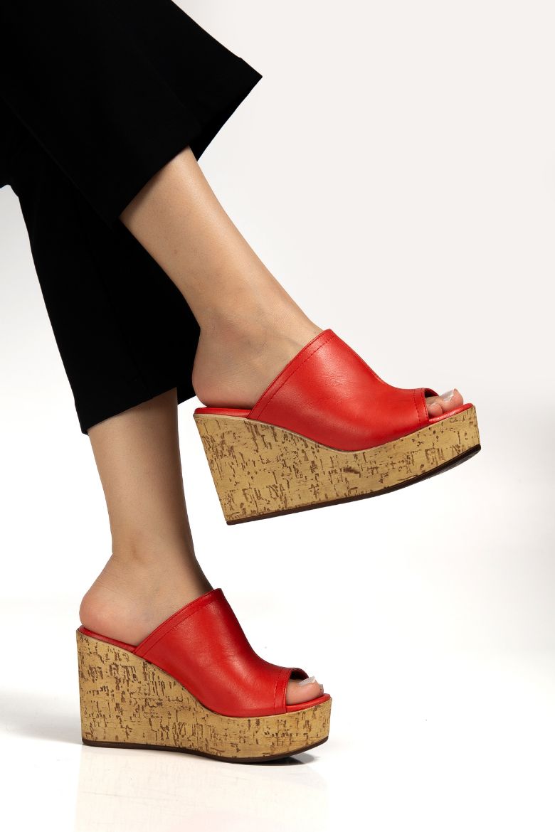 Hakiki Deri 34-35-36-37-38-39-40 Numara Doğal Mantar Görünümlü Kadın Terlik Kırmızı resmi