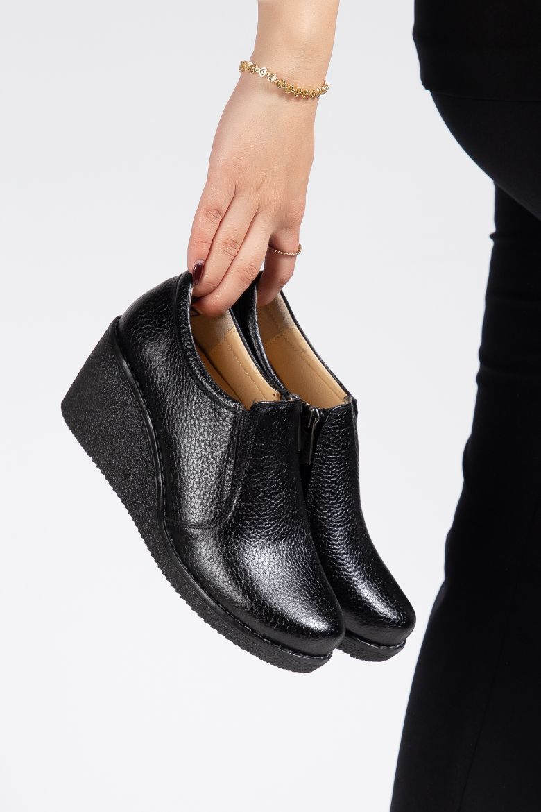 Hakiki Deri 34-35 Numaradan 41-42 Numaraya Kadar Kadın Ayakkabı Siyah resmi